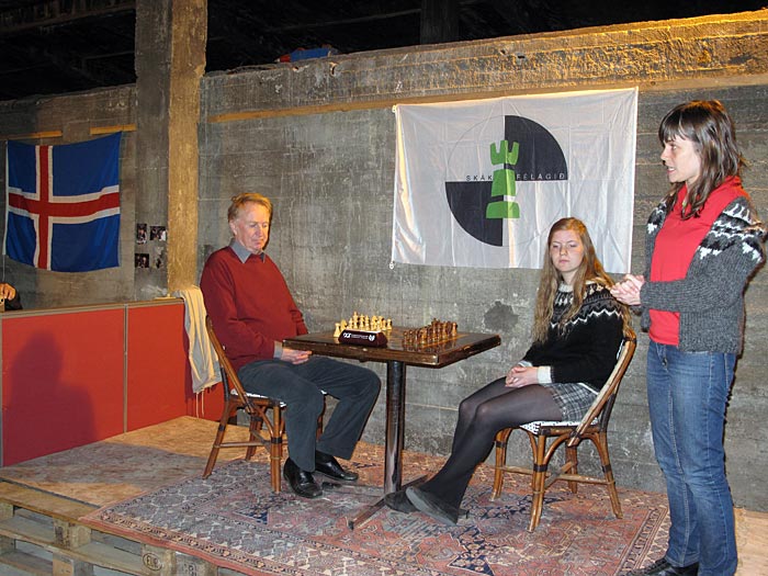 Djúpavík. 3rd chess tournament in Djúpavík. - Another speech by Katrín Jakobsdóttir (right). Left the icelandic chess master Friðrik Ólafsson. (17 till 19 June 2010)