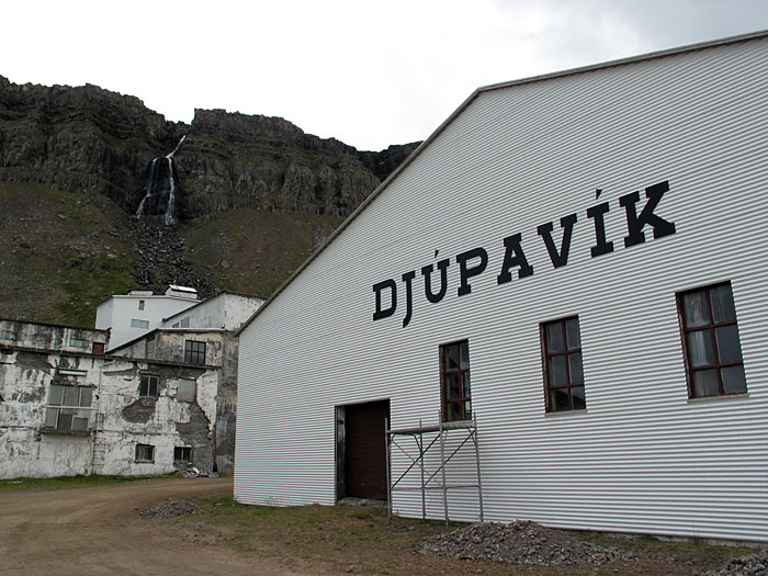 Djúpavík. Miscellaneous XXVII. - New, but like in the oldern days: 'Djúpavík' on the front side of a storehouse. (6 till 13 August 2010)