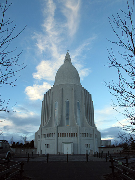 Reykjavík. Hallgrímskirkja. - Die Kirche 'Hallgrímskirkja'. (15.01.2011)