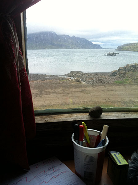 Djúpavík. Verschiedenes XXXXVIII. - Blick auf den Fjord, aus meinem Fenster. (01. bis 12.08.2012)