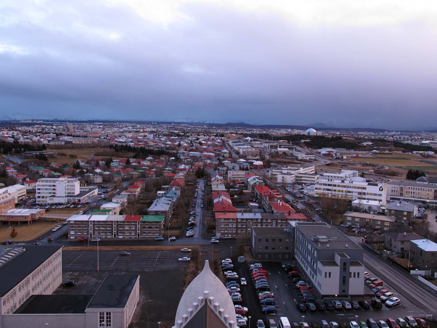 Reykjavík. Bilder vom höchsten Punkt (Kirche Hallgrímskirkja). - SSO. (20.12.2012)