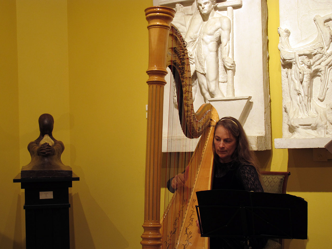 Reykjavík. A nice concert in a nice museum. - ... beside sculpures formed by Einar Jónsson. (8 February 2013)